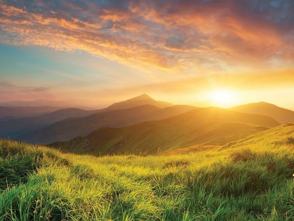 For sunrise and mountain photos